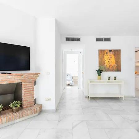 Apartment Puerto Deportivo - 2 Bedroom In Puerto Marina